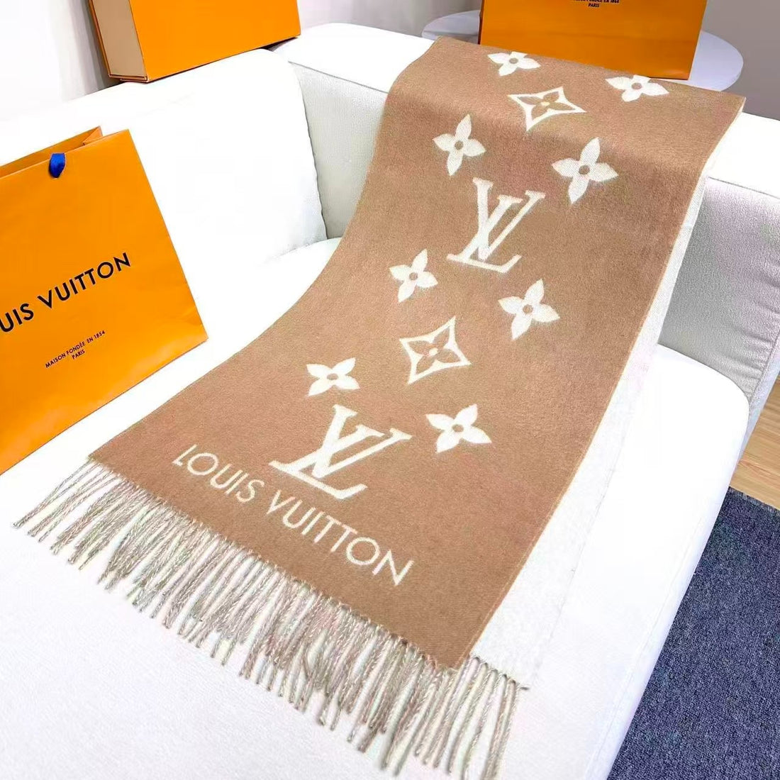 Classic Dual Tone Carmel/white