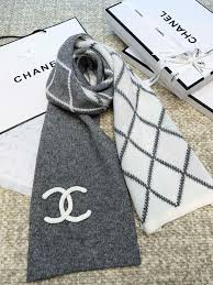 CH grey and white wool scarf